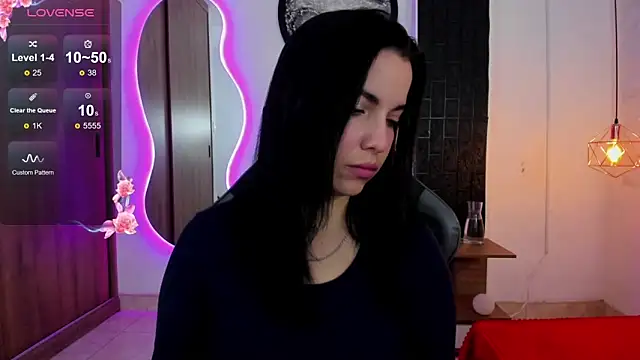 Snapshot of tatiana_sc chatting on 11/13/25, 01:21 tatiana sc online show from 11/13/25, 01:21