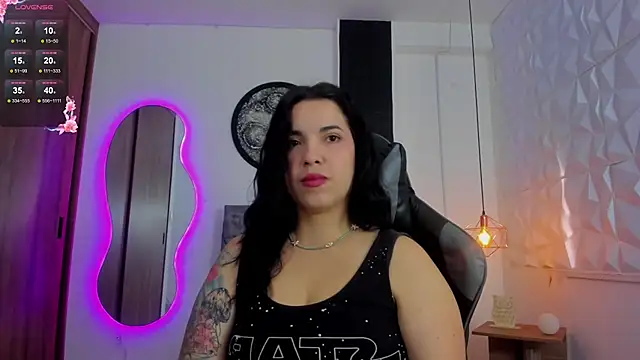 Snapshot of tatiana_sc chatting on 01/07/26, 01:24 tatiana sc online show from 01/07/26, 01:24