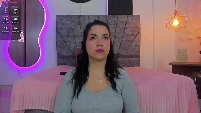 Snapshot of tatiana_sc chatting on 01/13/26, 01:27 tatiana sc online show from 01/13/26, 01:27