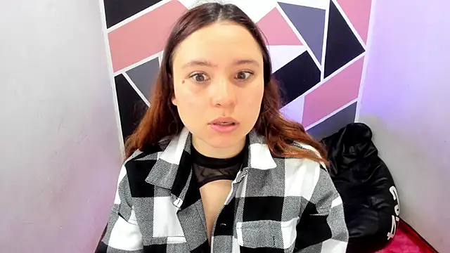 Snapshot of Carol_Pinter chatting on 11/06/25, 05:47 Carol Pinter online show from 11/06/25, 05:47