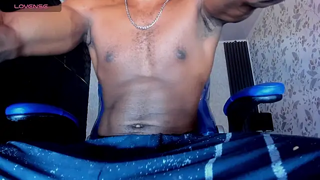 Snapshot of JD_THEBABY chatting on 02/18/25, 12:39 JD THEBABY online show from 02/18/25, 12:39