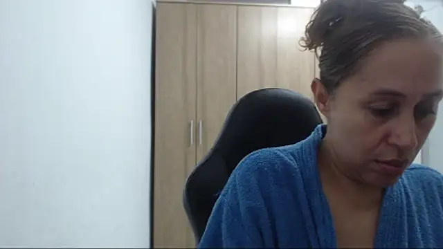 RoxanaLove9 online show from 05/04/26, 11:12