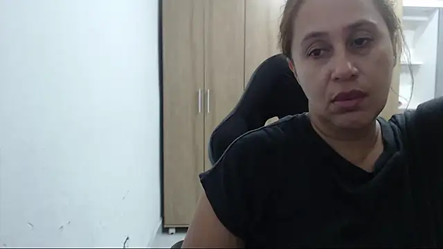 RoxanaLove9 online show from 06/19/26, 02:16