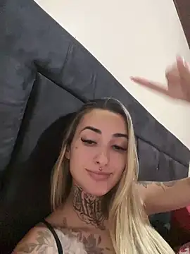 hotskinny1 online show from 03/01/25, 01:00