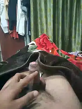 Snapshot of auntykichut6969 chatting on 04/08/26, 08:25 auntykichut6969 online show from 04/08/26, 08:25