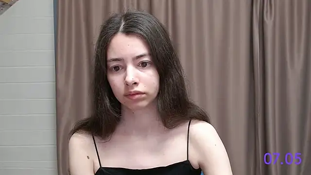 Snapshot of sweet_sweet_angel chatting on 05/07/26, 09:25 sweet sweet angel online show from 05/07/26, 09:25