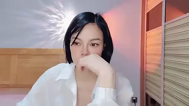 Snapshot of Linda-LL chatting on 01/03/25, 12:19 Linda-LL online show from 01/03/25, 12:19