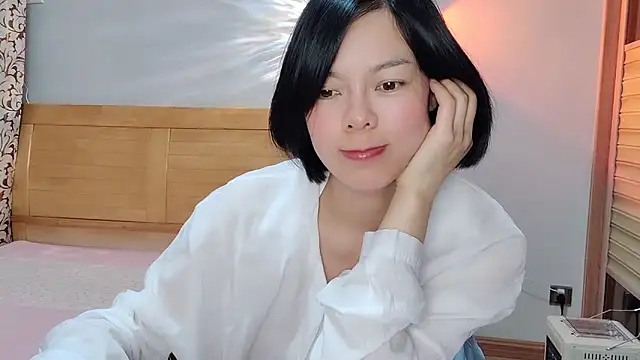 Snapshot of Linda-LL chatting on 01/07/25, 08:34 Linda-LL online show from 01/07/25, 08:34