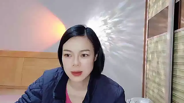 Snapshot of Linda-LL chatting on 01/10/25, 02:04 Linda-LL online show from 01/10/25, 02:04