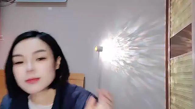Snapshot of Linda-LL chatting on 01/12/25, 01:00 Linda-LL online show from 01/12/25, 01:00