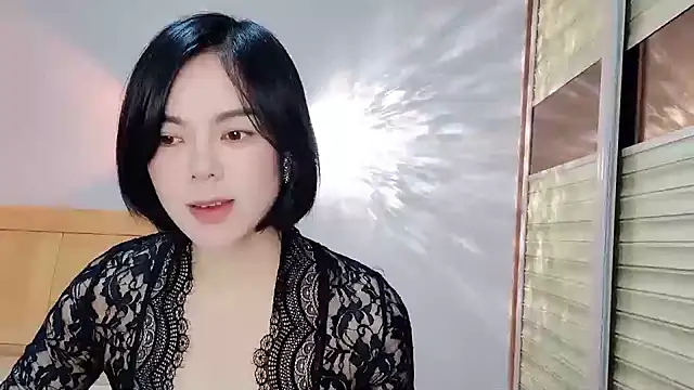 Snapshot of Linda-LL chatting on 01/19/25, 02:15 Linda-LL online show from 01/19/25, 02:15