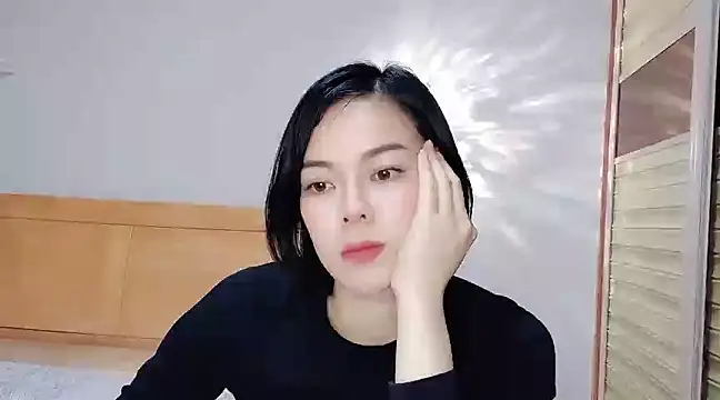 Snapshot of Linda-LL chatting on 01/24/25, 12:41 Linda-LL online show from 01/24/25, 12:41