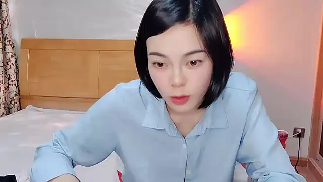 Snapshot of Linda-LL chatting on 02/02/25, 02:45 Linda-LL online show from 02/02/25, 02:45