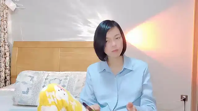 Snapshot of Linda-LL chatting on 02/04/25, 10:54 Linda-LL online show from 02/04/25, 10:54