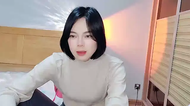 Snapshot of Linda-LL chatting on 02/10/25, 12:39 Linda-LL online show from 02/10/25, 12:39