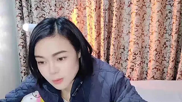 Snapshot of Linda-LL chatting on 02/17/25, 02:42 Linda-LL online show from 02/17/25, 02:42
