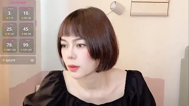 Snapshot of Linda-LL chatting on 11/09/25, 05:17 Linda-LL online show from 11/09/25, 05:17