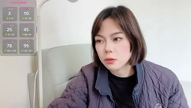 Snapshot of Linda-LL chatting on 12/02/25, 05:24 Linda-LL online show from 12/02/25, 05:24