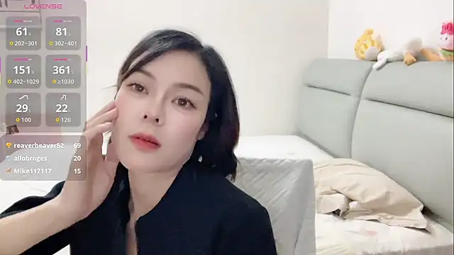 Linda-LL online show from 04/25/26, 01:41