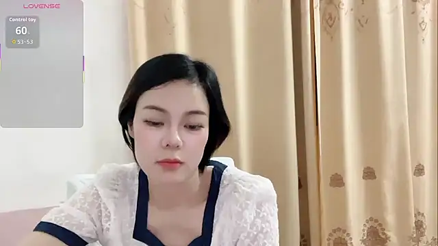 Snapshot of Linda-LL chatting on 06/05/26, 01:06 Linda-LL online show from 06/05/26, 01:06