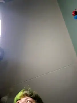 Snapshot of kira_132 chatting on 11/11/25, 02:22 kira 132 online show from 11/11/25, 02:22