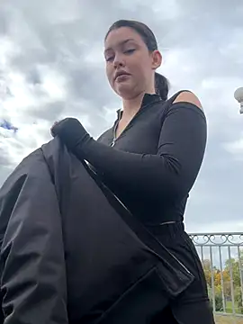 KikiWatson online show from 10/25/25, 07:05