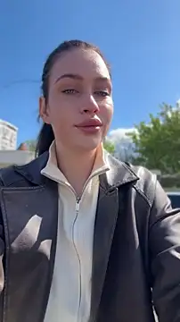 KikiWatson online show from 04/25/26, 07:22