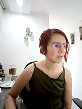 Snapshot of your_red_rose_ chatting on 12/04/24, 01:42 your red rose online show from 12/04/24, 01:42