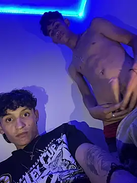 Snapshot of LatinBoysxxx chatting on 01/15/25, 07:15 LatinBoysxxx online show from 01/15/25, 07:15