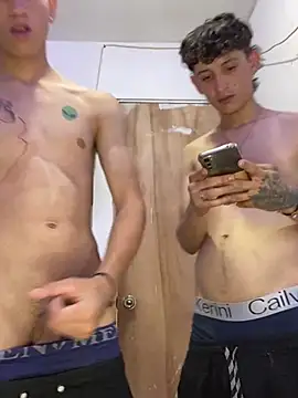 Snapshot of LatinBoysxxx chatting on 01/17/25, 06:12 LatinBoysxxx online show from 01/17/25, 06:12