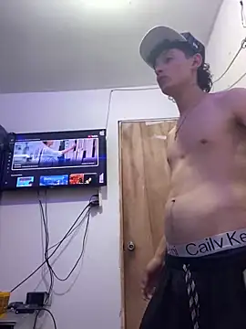 Snapshot of LatinBoysxxx chatting on 01/17/25, 09:17 LatinBoysxxx online show from 01/17/25, 09:17