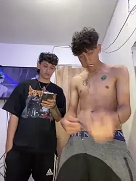 Snapshot of LatinBoysxxx chatting on 01/18/25, 08:40 LatinBoysxxx online show from 01/18/25, 08:40