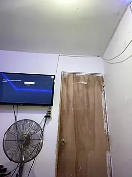 Snapshot of LatinBoysxxx chatting on 01/25/25, 05:40 LatinBoysxxx online show from 01/25/25, 05:40