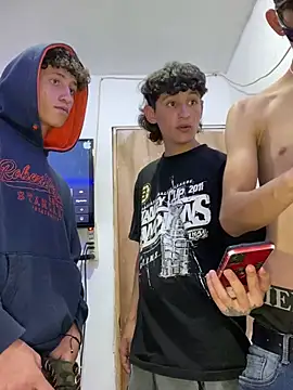 Snapshot of LatinBoysxxx chatting on 02/02/25, 09:02 LatinBoysxxx online show from 02/02/25, 09:02