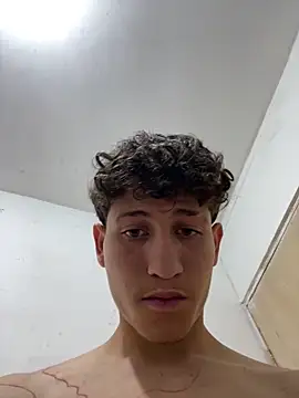 Snapshot of LatinBoysxxx chatting on 04/13/26, 10:26 LatinBoysxxx online show from 04/13/26, 10:26