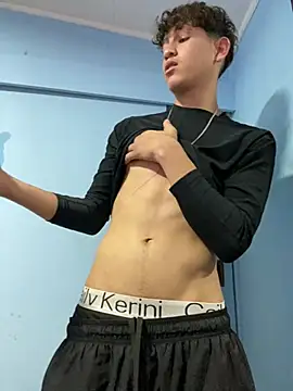Snapshot of LatinBoysxxx chatting on 05/26/26, 07:54 LatinBoysxxx online show from 05/26/26, 07:54