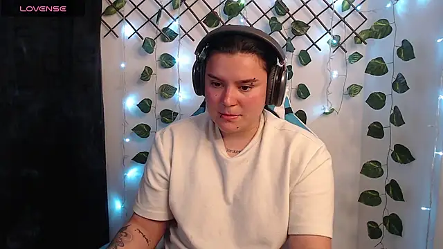Snapshot of Nika_1_ chatting on 05/11/26, 12:38 Nika 1 online show from 05/11/26, 12:38
