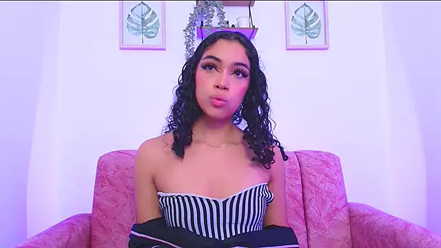 Snapshot of Sara_Jhonson chatting on 12/21/24, 03:03 Sara Jhonson online show from 12/21/24, 03:03