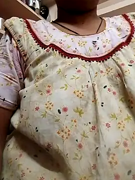 Snapshot of sneha_telugu_girl chatting on 01/26/25, 01:52 sneha telugu girl online show from 01/26/25, 01:52