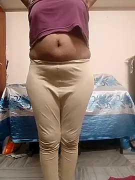 Snapshot of sneha_telugu_girl chatting on 02/14/25, 01:23 sneha telugu girl online show from 02/14/25, 01:23