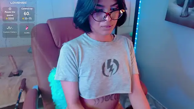 Snapshot of AlessiaVal_ chatting on 01/16/25, 03:24 AlessiaVal online show from 01/16/25, 03:24