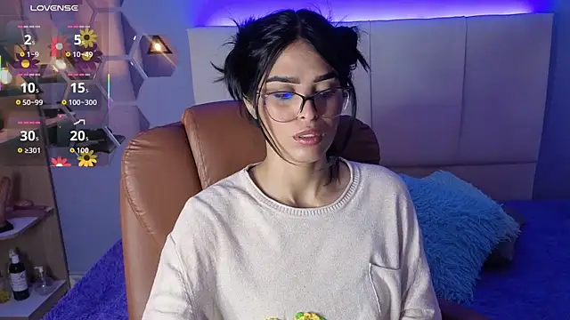 Snapshot of AlessiaVal_ chatting on 09/15/25, 01:44 AlessiaVal online show from 09/15/25, 01:44