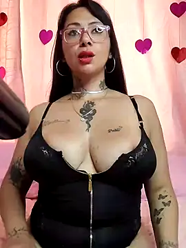 Snapshot of Saloome- chatting on 02/10/25, 04:47 Saloome- online show from 02/10/25, 04:47