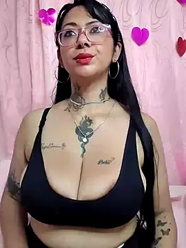 Snapshot of Saloome- chatting on 02/17/25, 05:10 Saloome- online show from 02/17/25, 05:10