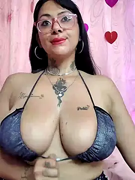 Snapshot of Saloome- chatting on 02/19/25, 05:16 Saloome- online show from 02/19/25, 05:16