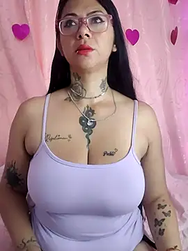 Snapshot of Saloome- chatting on 03/05/25, 01:39 Saloome- online show from 03/05/25, 01:39