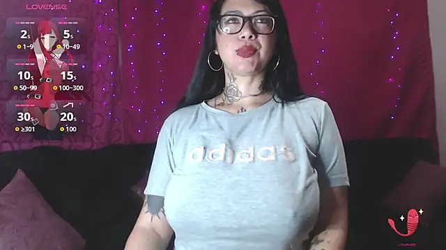 Snapshot of Saloome- chatting on 11/30/25, 06:50 Saloome- online show from 11/30/25, 06:50