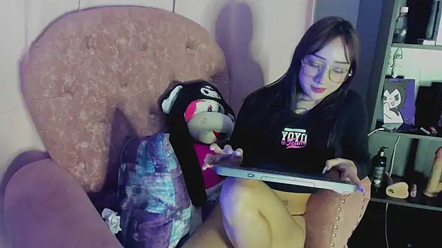 yulianademond66 online show from 09/16/25, 03:29