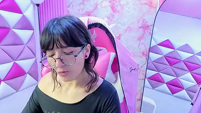 Snapshot of Danny_Face chatting on 02/19/26, 02:24 Danny Face online show from 02/19/26, 02:24