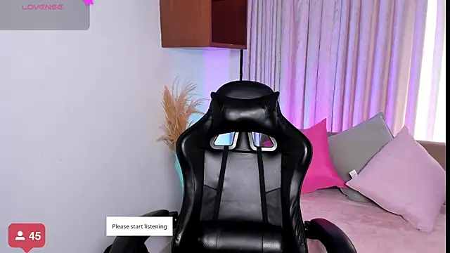 HannaRhodes online show from 11/07/25, 02:17